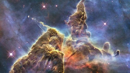 Nébuleuse Carina, photographiée à 7500 années-lumière par le télescope Hubble.